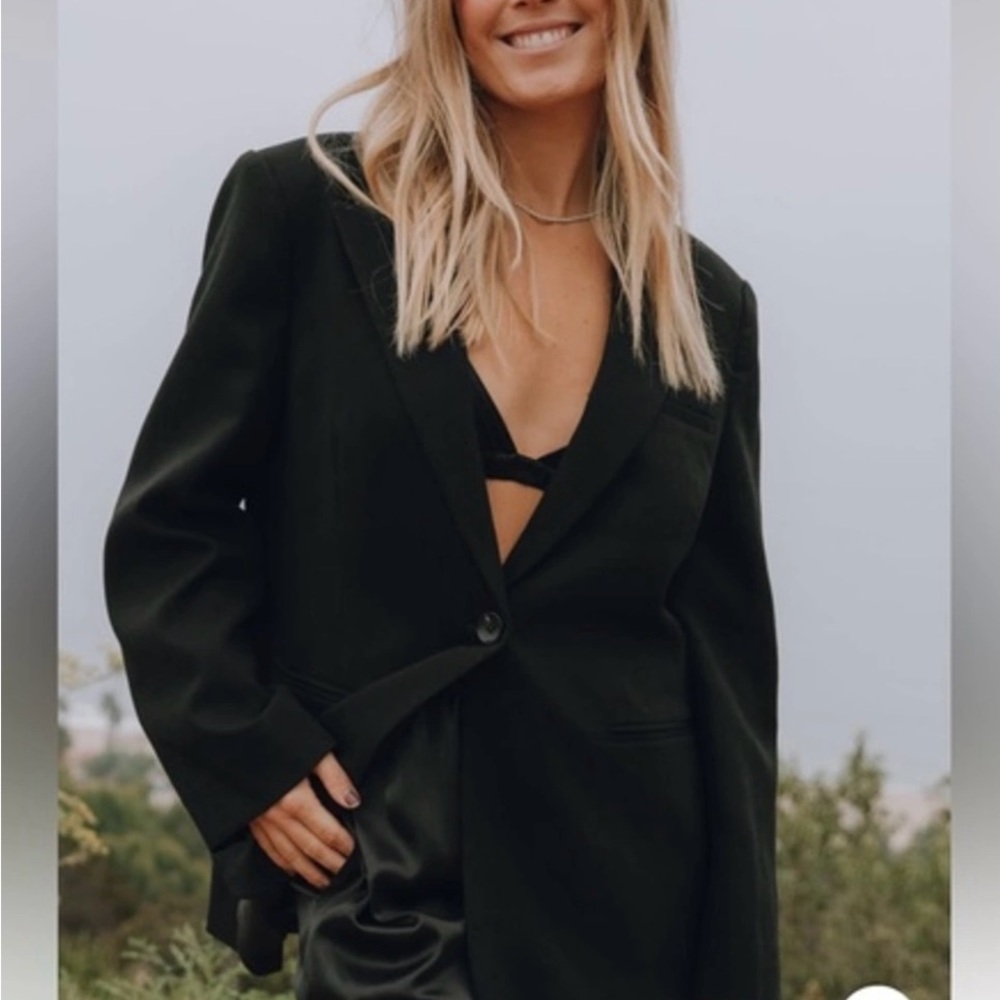 Daily Drills Elegant Black Blazer